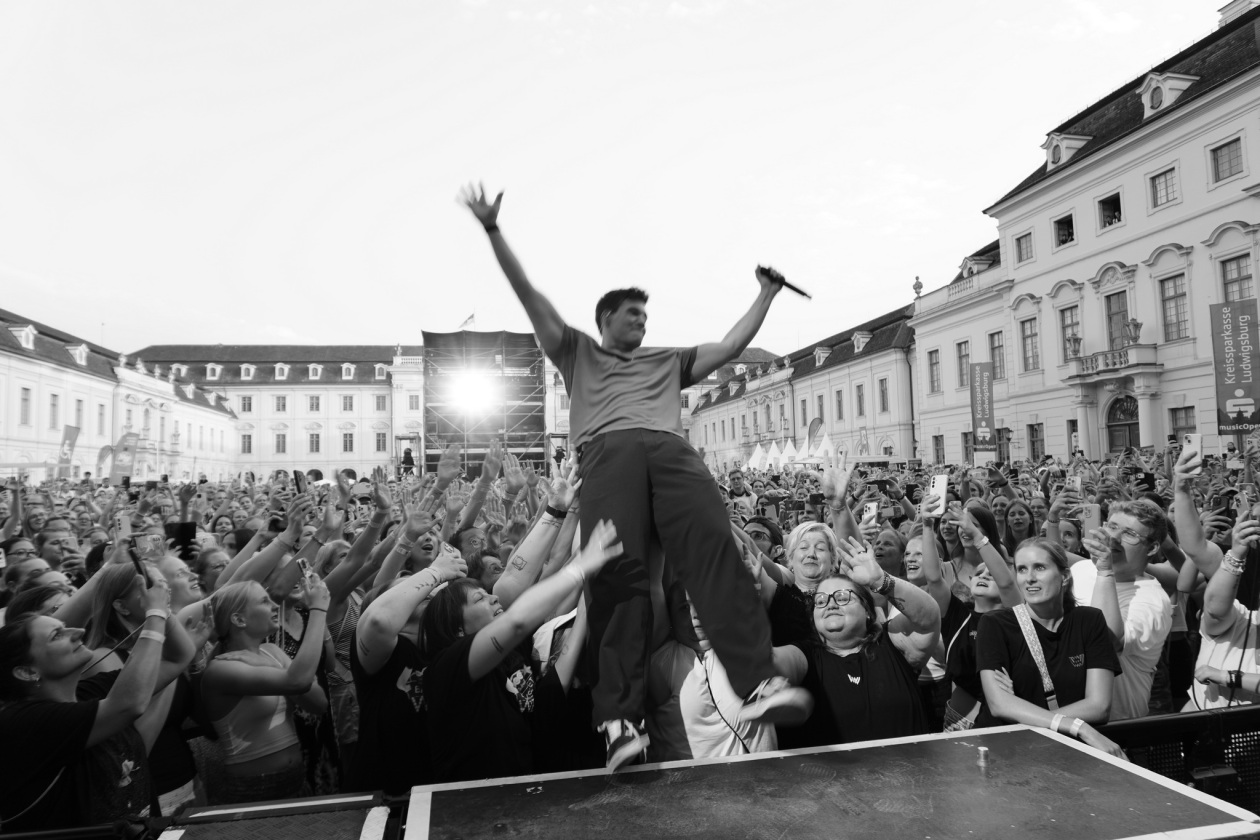 Mit dem aktuellen Album "Hast Du Kurz Zeit" auf großer Open Air-Tour. – Wincent Weiss.