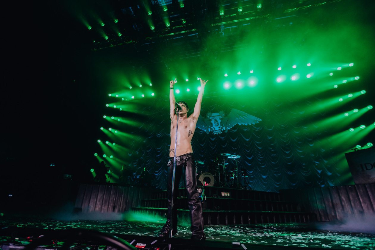 4.500 Fans brüllen, tanzen, lachen und weinen. – Yungblud.