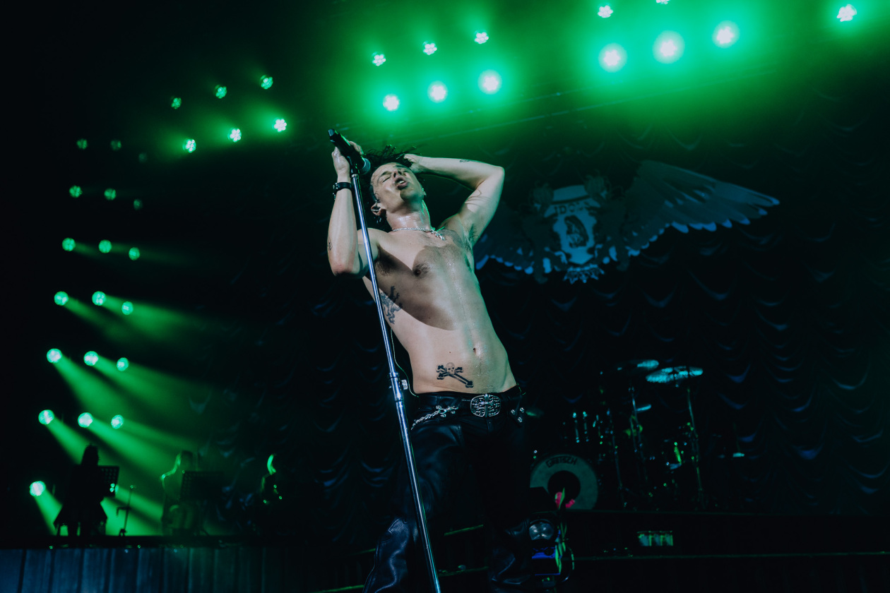 4.500 Fans brüllen, tanzen, lachen und weinen. – Yungblud.