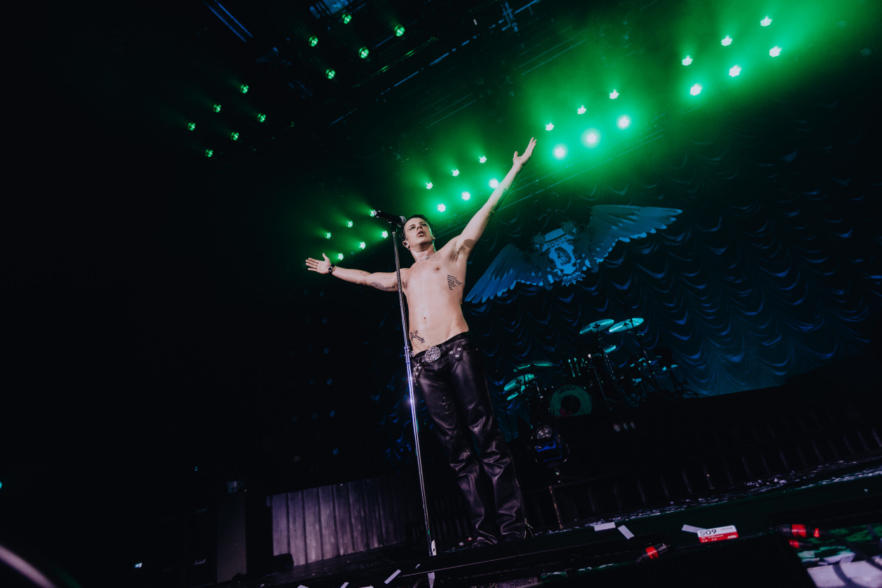 4.500 Fans brüllen, tanzen, lachen und weinen. – Yungblud.