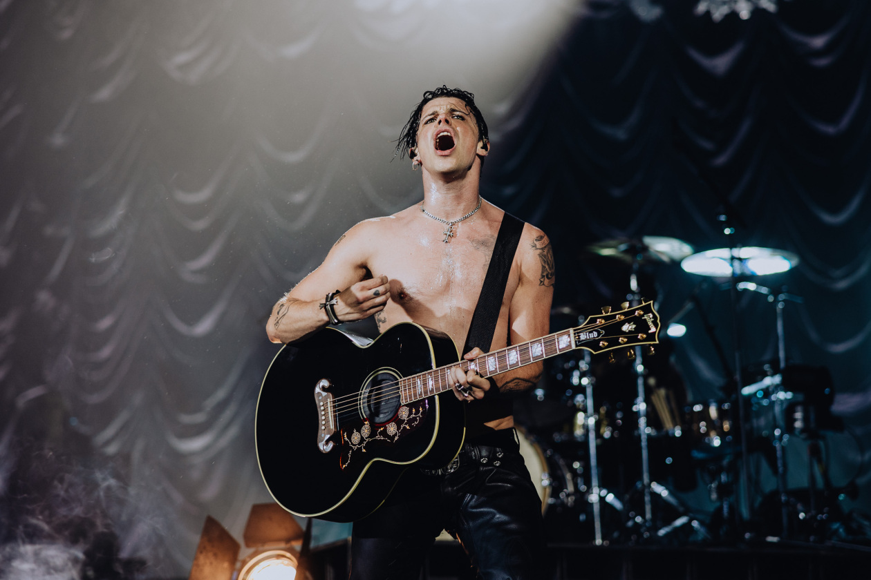 4.500 Fans brüllen, tanzen, lachen und weinen. – Yungblud.