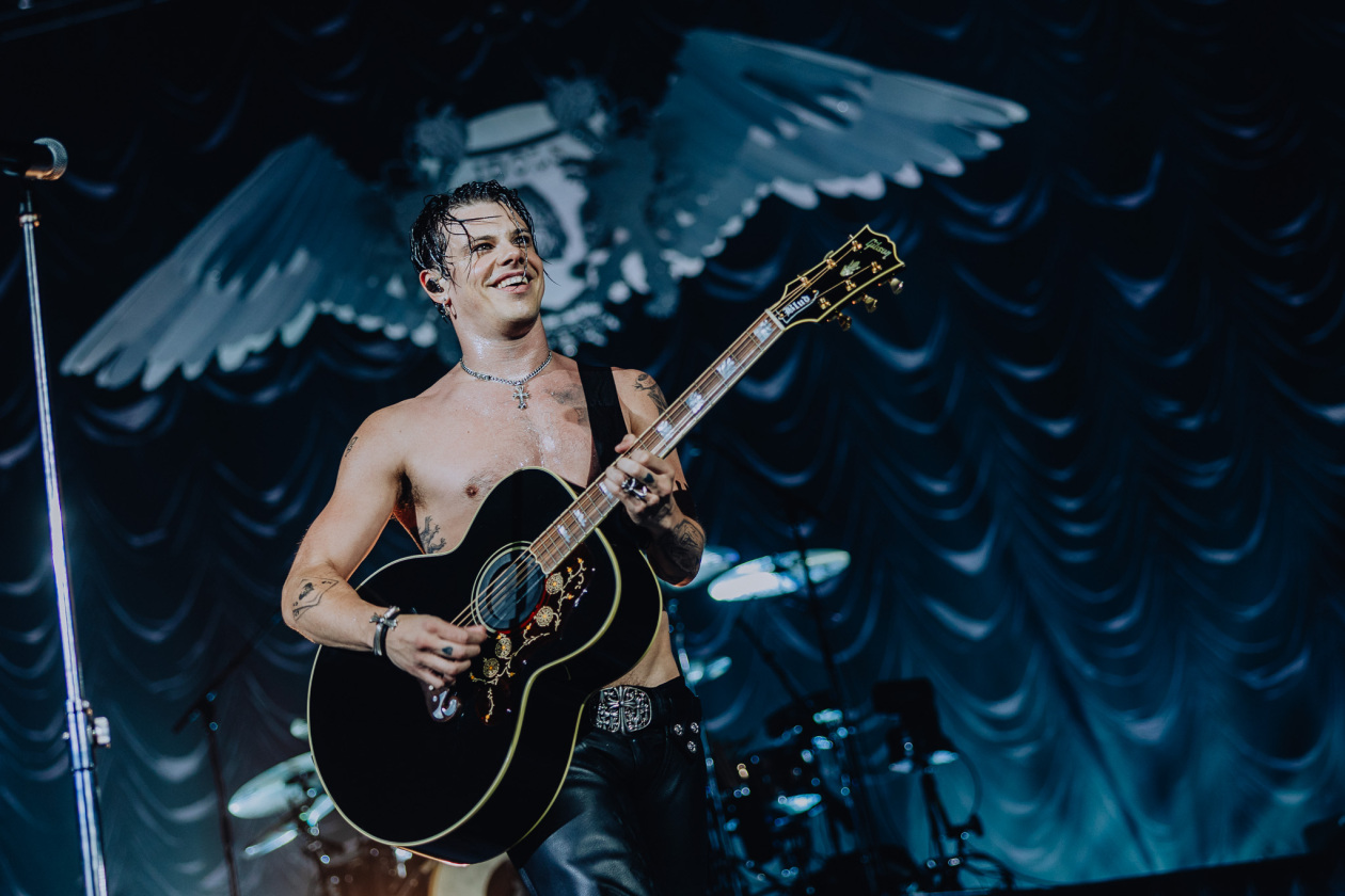 4.500 Fans brüllen, tanzen, lachen und weinen. – Yungblud.