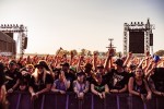 27 Grad und Kaiserwetter: Schon zum Start ist die Hölle los. In Extremo, Suzi Quatro, Butcher Babies, Flogging Molly u.v.m., Wacken, 2024 | © laut.de (Fotograf: Désirée Pezzetta)