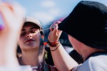 Der Sommer gibt dem feierwütigen Punlikum noch mal alles., Lollapalooza, 2024 | © laut.de (Fotograf: Rainer Keuenhof)