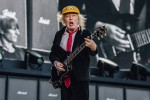 Wie ein Schlag in die Magengrube: Angus Young und Co. kehren auf "Power Up"-Tour nach Deutschland zurück., Berlin, Olympiastadion, 2025 | © laut.de (Fotograf: Désirée Pezzetta)