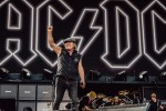 Wie ein Schlag in die Magengrube: Angus Young und Co. kehren auf "Power Up"-Tour nach Deutschland zurück., Berlin, Olympiastadion, 2025 | © laut.de (Fotograf: Désirée Pezzetta)