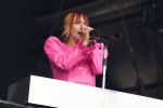 Benson Boone, Raye, Juli, Mother Mother etc. on stage., Berlin, Olympiapark/Olympiastadion, 2025 | © laut.de (Fotograf: Chris Springer)