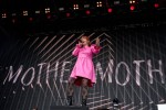 Benson Boone, Raye, Juli, Mother Mother etc. on stage., Berlin, Olympiapark/Olympiastadion, 2025 | © laut.de (Fotograf: Chris Springer)