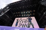 Benson Boone, Raye, Juli, Mother Mother etc. on stage., Berlin, Olympiapark/Olympiastadion, 2025 | © laut.de (Fotograf: Chris Springer)