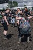 Regen und Kälte zum Festivalstart - aber alle sind parat: Wackööön!, Wacken, 2025 | © laut.de (Fotograf: Désirée Pezzetta)