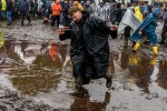 Regen und Kälte zum Festivalstart - aber alle sind parat: Wackööön läuft!, Wacken, 2025 | © laut.de (Fotograf: Désirée Pezzetta)