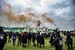 Regen und Kälte zum Festivalstart - aber alle sind parat: Wackööön läuft!, Wacken, 2025 | © laut.de (Fotograf: Désirée Pezzetta)
