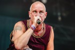 Regen und Kälte zum Festivalstart - aber alle sind parat: Wackööön!, Wacken, 2025 | © laut.de (Fotograf: Désirée Pezzetta)