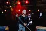 Von der ersten Sekunde an sind die Fans am Start: Bruce Dickinson und Band zuhause im dicken B., Berlin, Waldbühne, 2025 | © laut.de (Fotograf: Rainer Keuenhof)