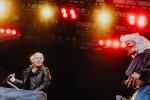 Von der ersten Sekunde an sind die Fans am Start: Bruce Dickinson und Band zuhause im dicken B., Berlin, Waldbühne, 2025 | © laut.de (Fotograf: Rainer Keuenhof)