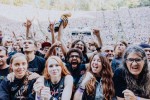 Von der ersten Sekunde an sind die Fans am Start: Bruce Dickinson und Band zuhause im dicken B., Berlin, Waldbühne, 2025 | © laut.de (Fotograf: Rainer Keuenhof)