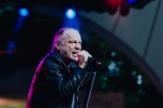 Von der ersten Sekunde an sind die Fans am Start: Bruce Dickinson und Band zuhause im dicken B., Berlin, Waldbühne, 2025 | © laut.de (Fotograf: Rainer Keuenhof)