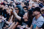 Von der ersten Sekunde an sind die Fans am Start: Bruce Dickinson und Band zuhause im dicken B., Berlin, Waldbühne, 2025 | © laut.de (Fotograf: Rainer Keuenhof)