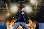 Von der ersten Sekunde an sind die Fans am Start: Bruce Dickinson und Band zuhause im dicken B., Berlin, Waldbühne, 2025 | © laut.de (Fotograf: Rainer Keuenhof)