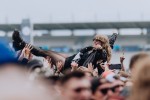 90.000 Fans und das Gelände ist brechend voll: Papa Roach, Within Temptation, The Hives, Mastodon u.a. eröffnen die Spiele in der Eifel., Nürburgring, 2026 | © laut.de (Fotograf: Rainer Keuenhof)