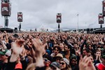 90.000 Fans und das Gelände ist brechend voll:  Papa Roach, Within Temptation, The Hives, Mastodon u.a. eröffnen die Spiele in der Eifel., Nürburgring, 2026 | © laut.de (Fotograf: Rainer Keuenhof)