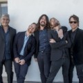 Foo Fighters - Mit Rick Astley gegen Homophobie