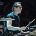 U2 - Larry Mullen leidet an Dyskalkulie