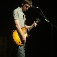 Gitarrenduell – 007 fordert Noel Gallagher heraus