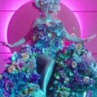 "Never Worn White" – Katy Perry zeigt Babybauch