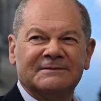 Olaf Scholz – Zapfenstreich für den "Respect"-Kanzler