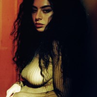 Vorchecking – Charli XCX, Angelo Kelly