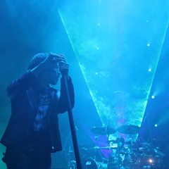Am Mikro: Brandon Boyd, im Laser: Jose Pasillas.