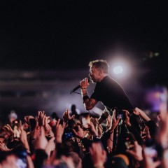 Rise Against.
