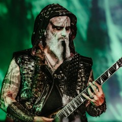 Dimmu Borgir.