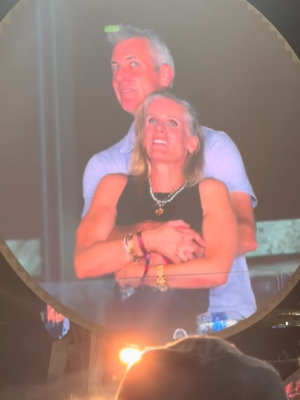 Coldplay-Konzert: Kiss Cam erwischt CEO mit Kollegin