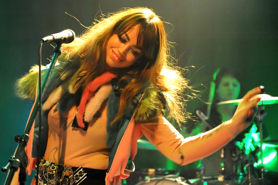 Erkak yigitni shafqatsizlarcha sikadi