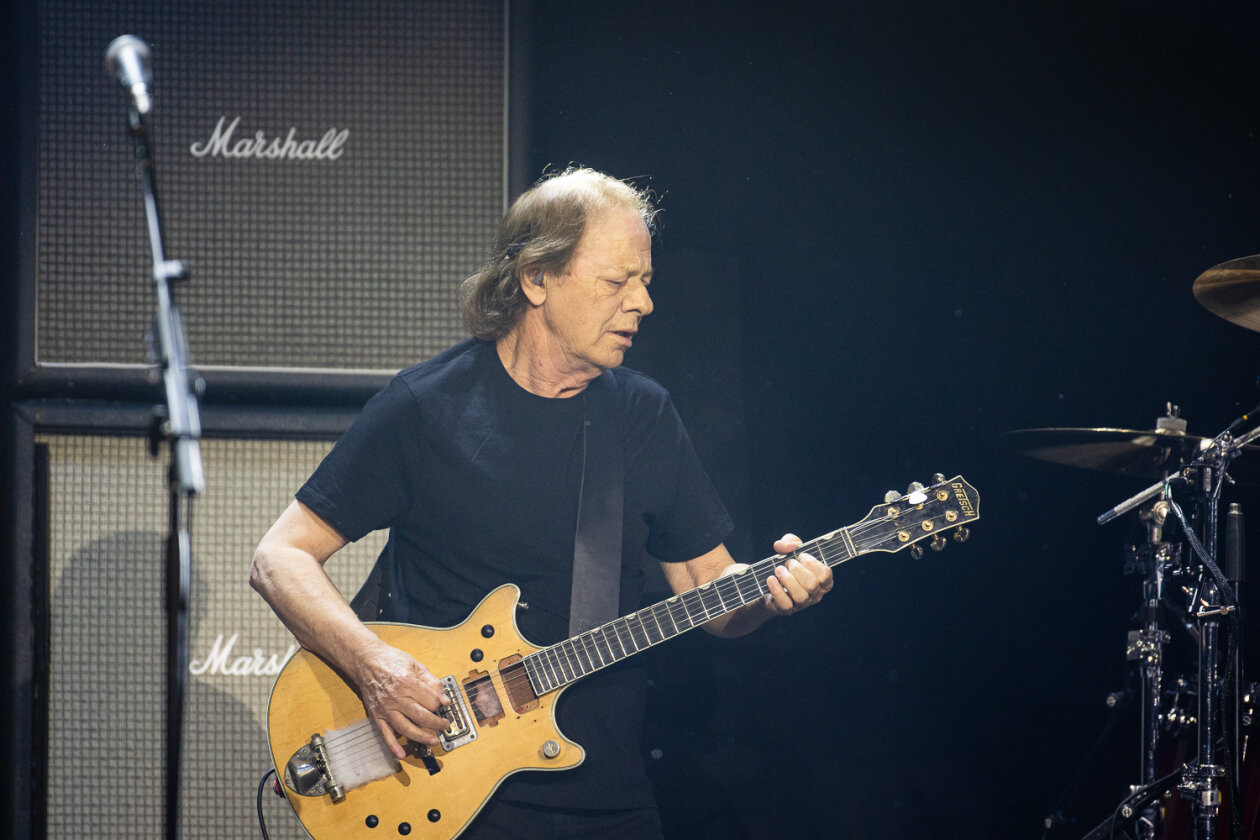 AC/DC – Stevie Young. (11/28) – laut.de – Foto